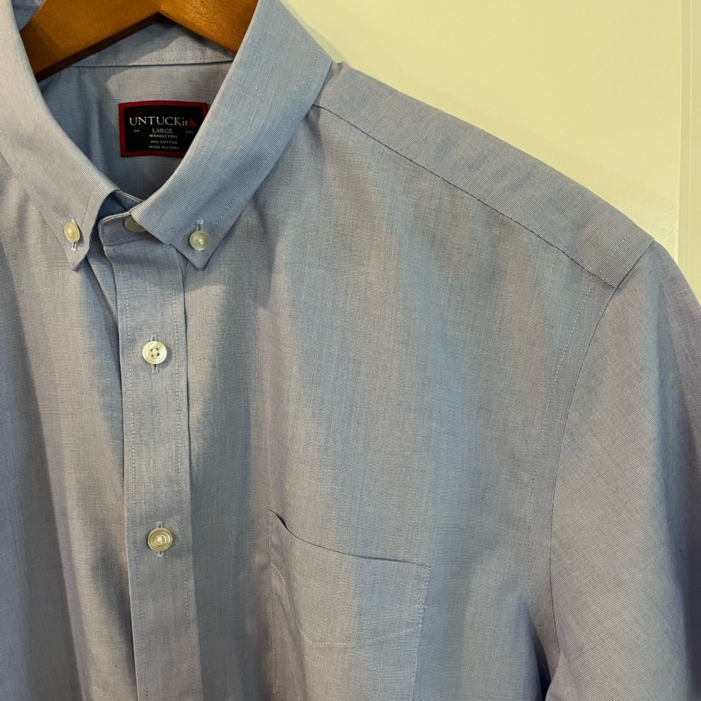 UNTUCKit Men's Blue Short Sleeve Button-down Shirt